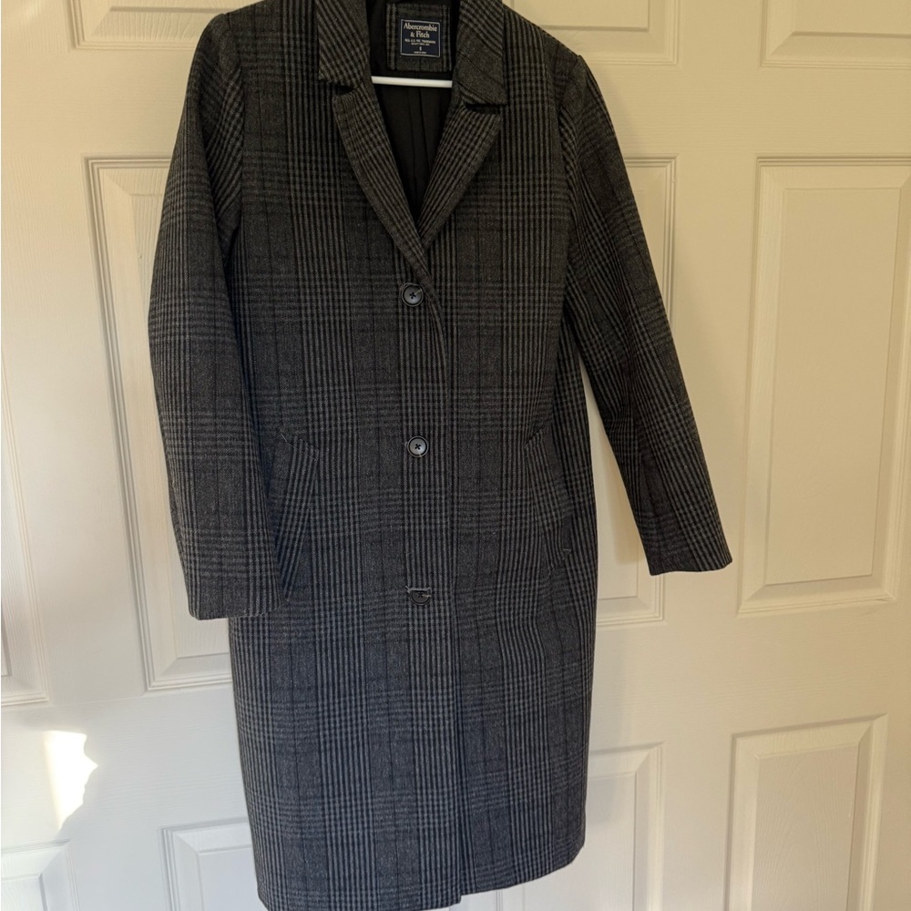 Abercrombie & Fitch Black and Gray Plaid Single-Breasted Trench Coat